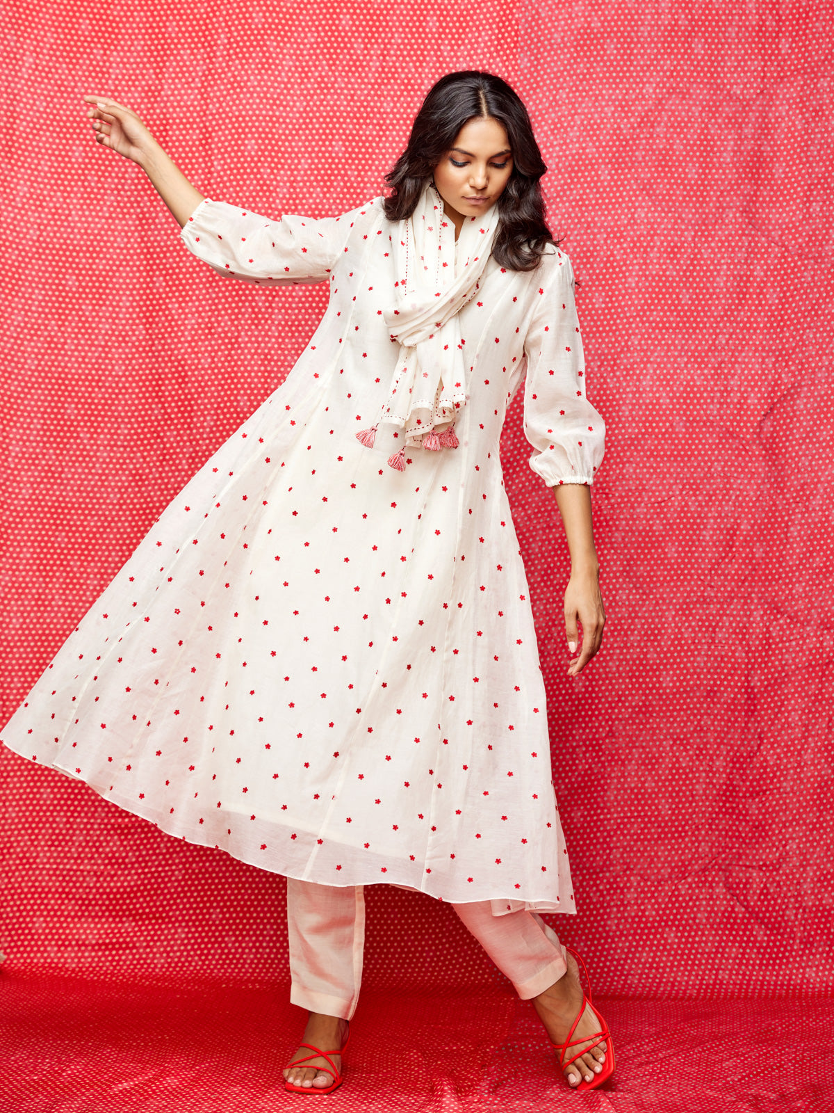 Ivory Embroidered Chanderi Stole