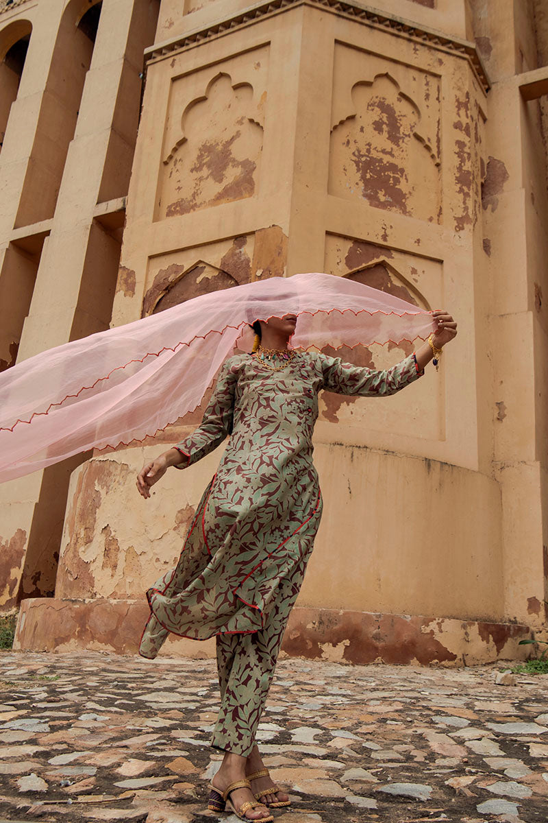Brown Floral Printed Silk Chanderi Kurta Set with Pink Organza Dupatta