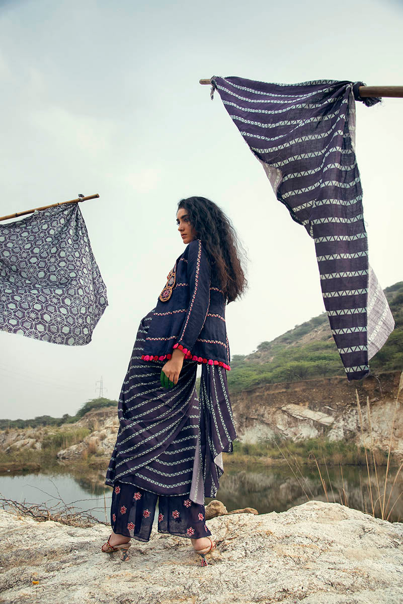 Morbagh Short Saree With Embroidered Blouse And Jacket