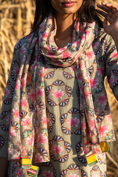 Diagonal Printed Beige Scarf