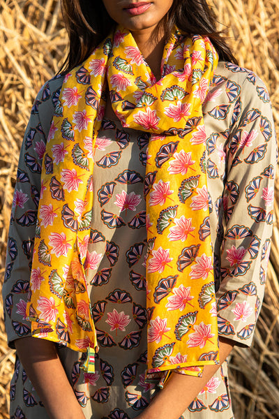 Diagonal Printed Yellow Scarf