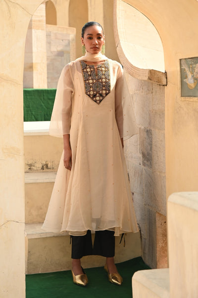 jantar mantar ivory black kurta set