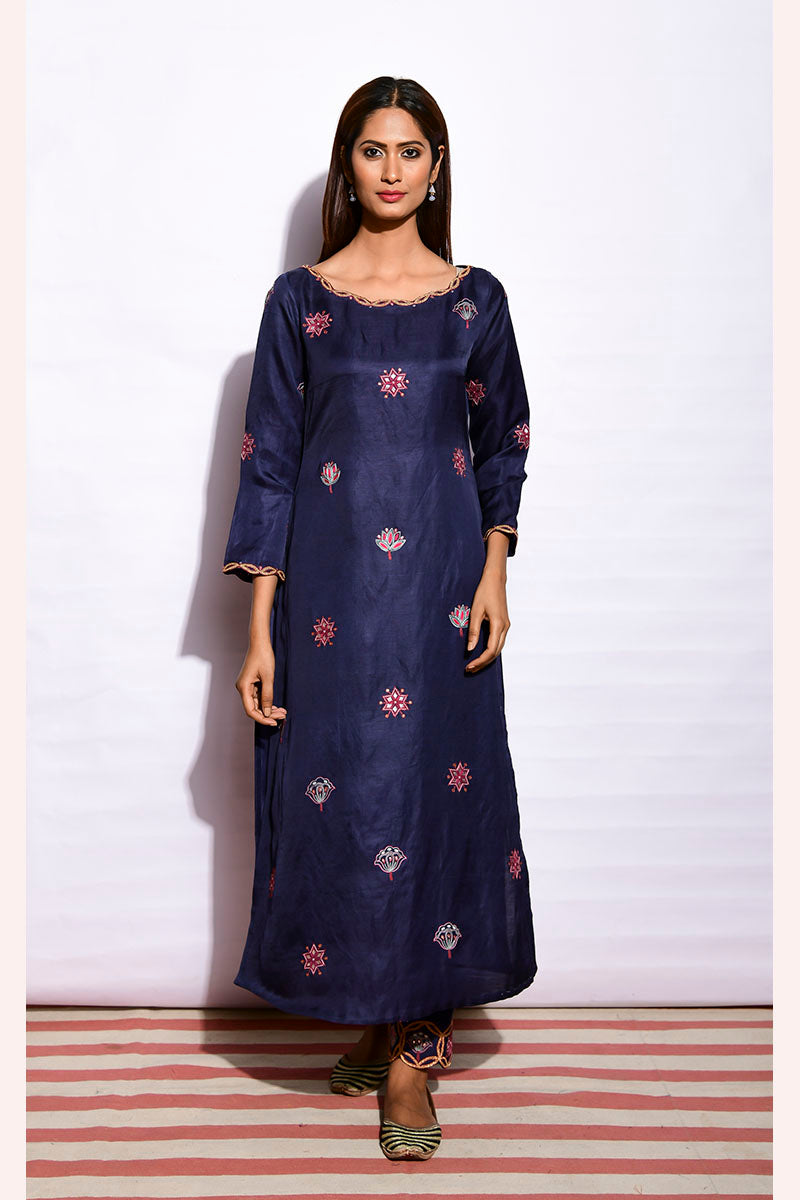 Ekrang Buta Embroidered Straight Kurta And Pants