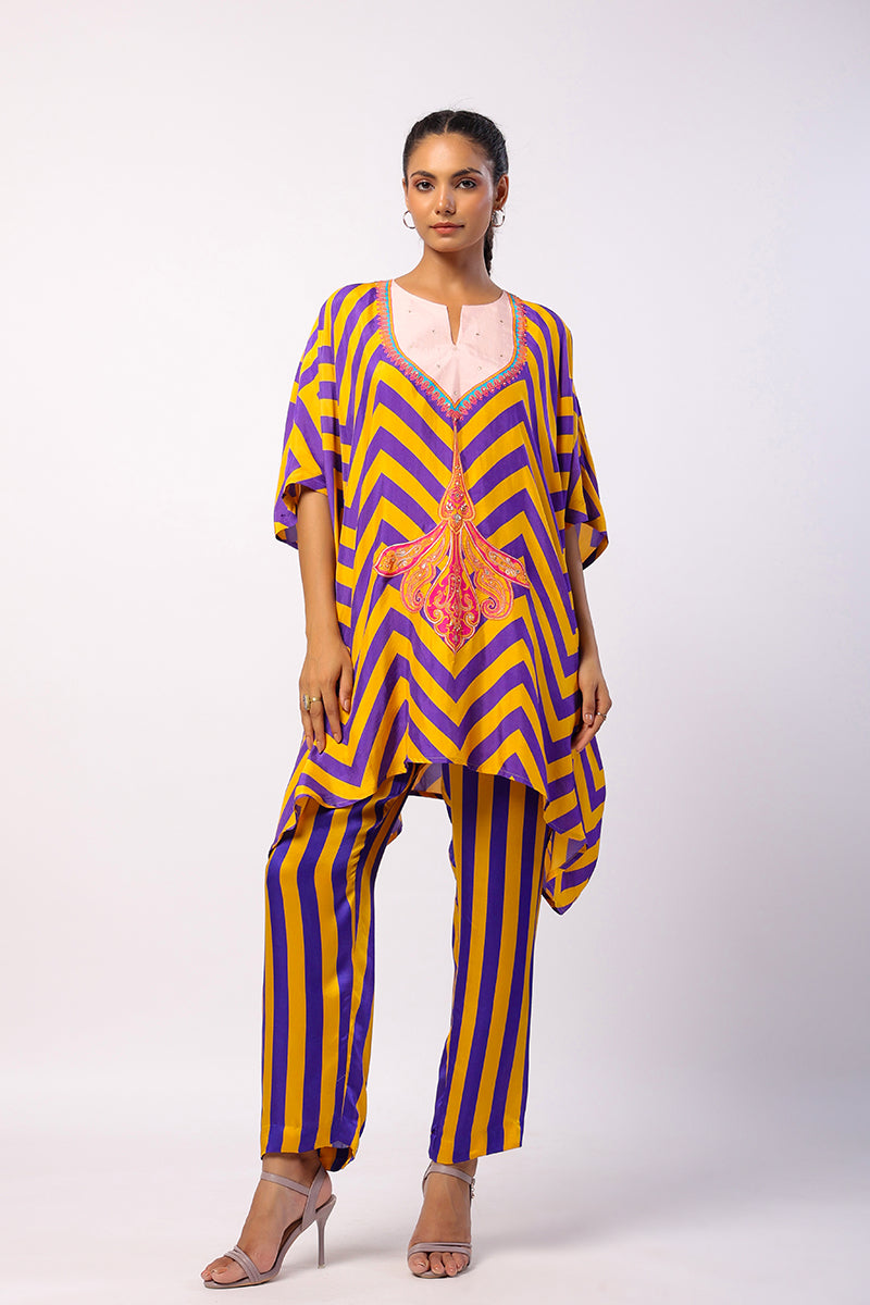 Purple Pansy Embroidered Printed Poncho Set