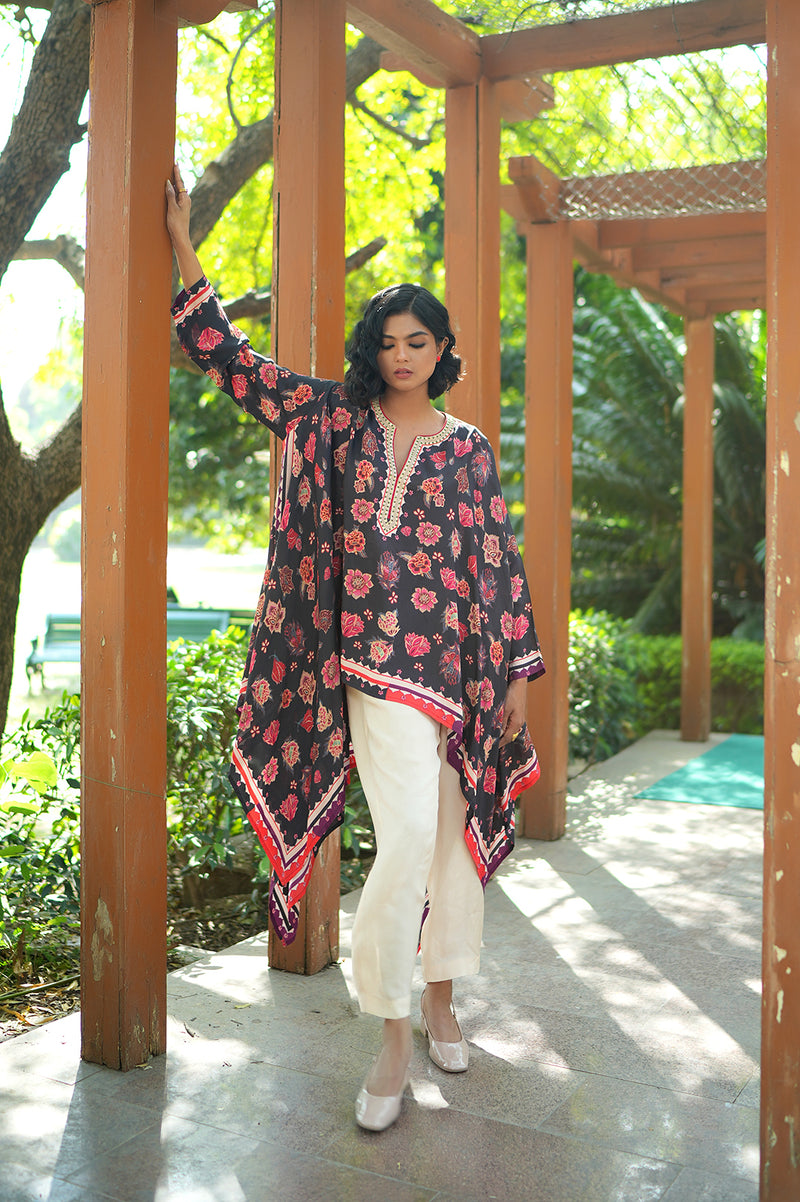 BLACK CHINTZ RANI CAPE