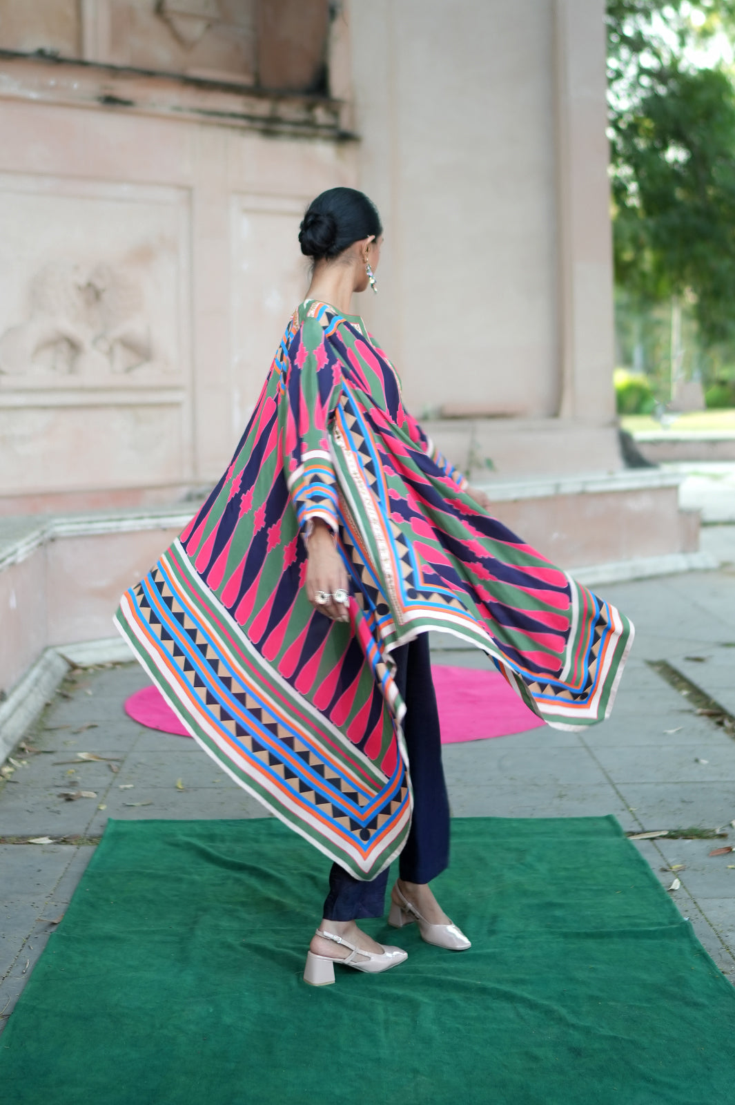 Mauj Nayy Pink Rani Cape Set