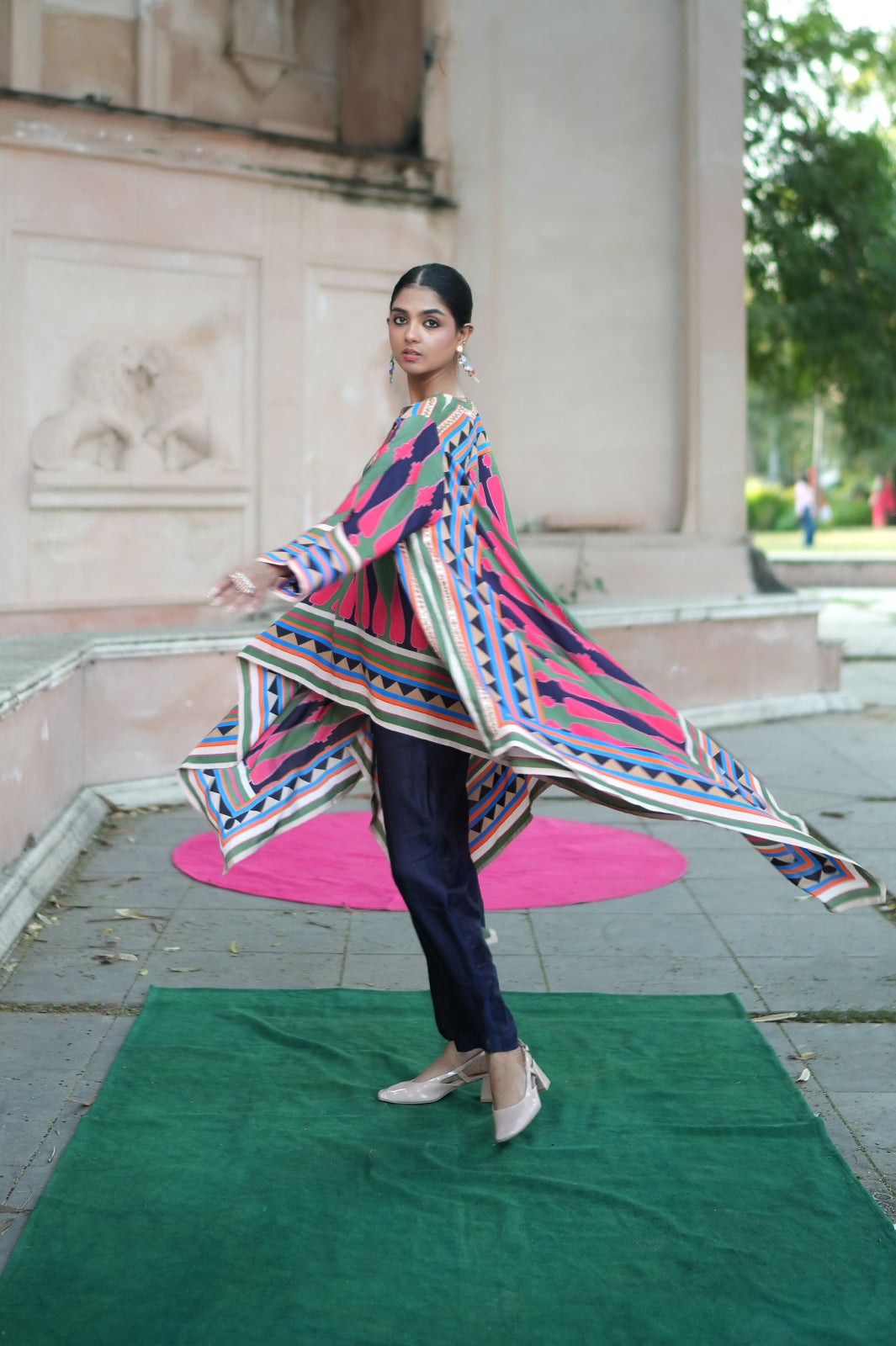 Mauj Nayy Pink Rani Cape Set