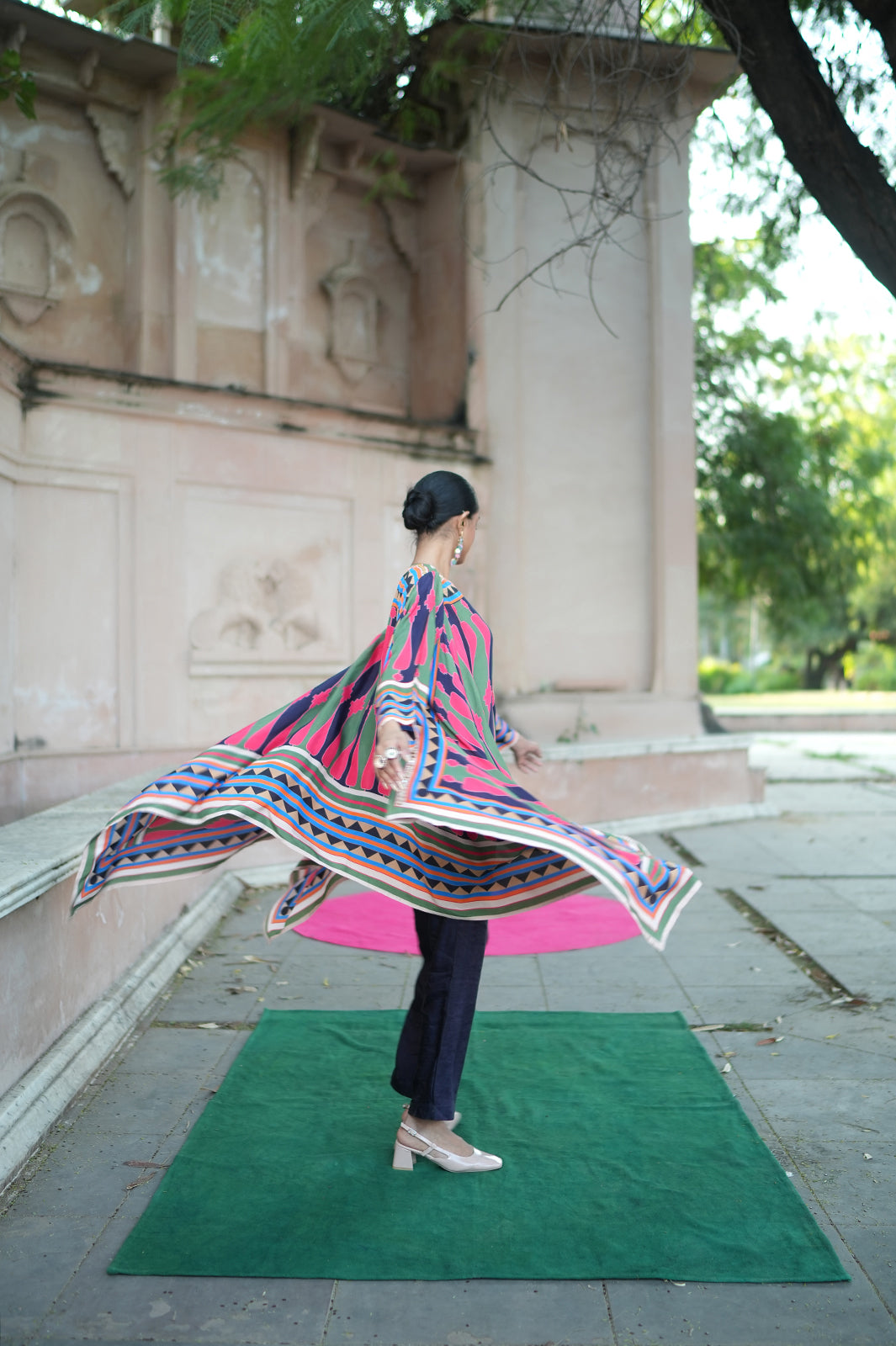 Mauj Nayy Pink Rani Cape Set