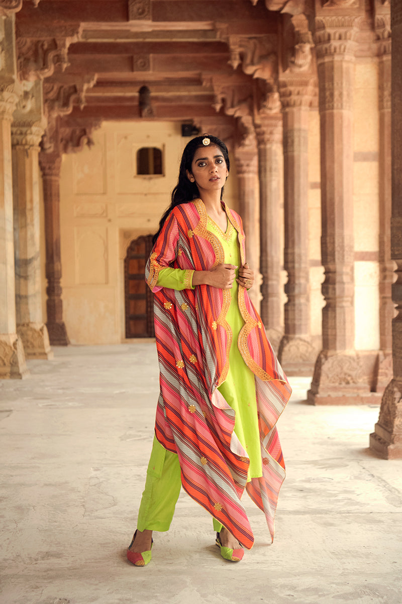 Tijara Cape & Baradari Kurta With Pants