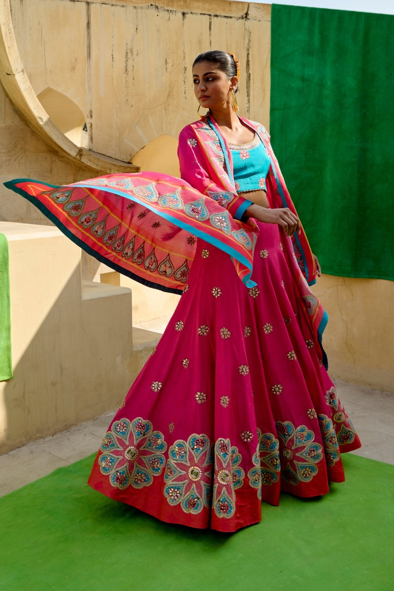 Jantar Mantar fuschia / red lehenga set