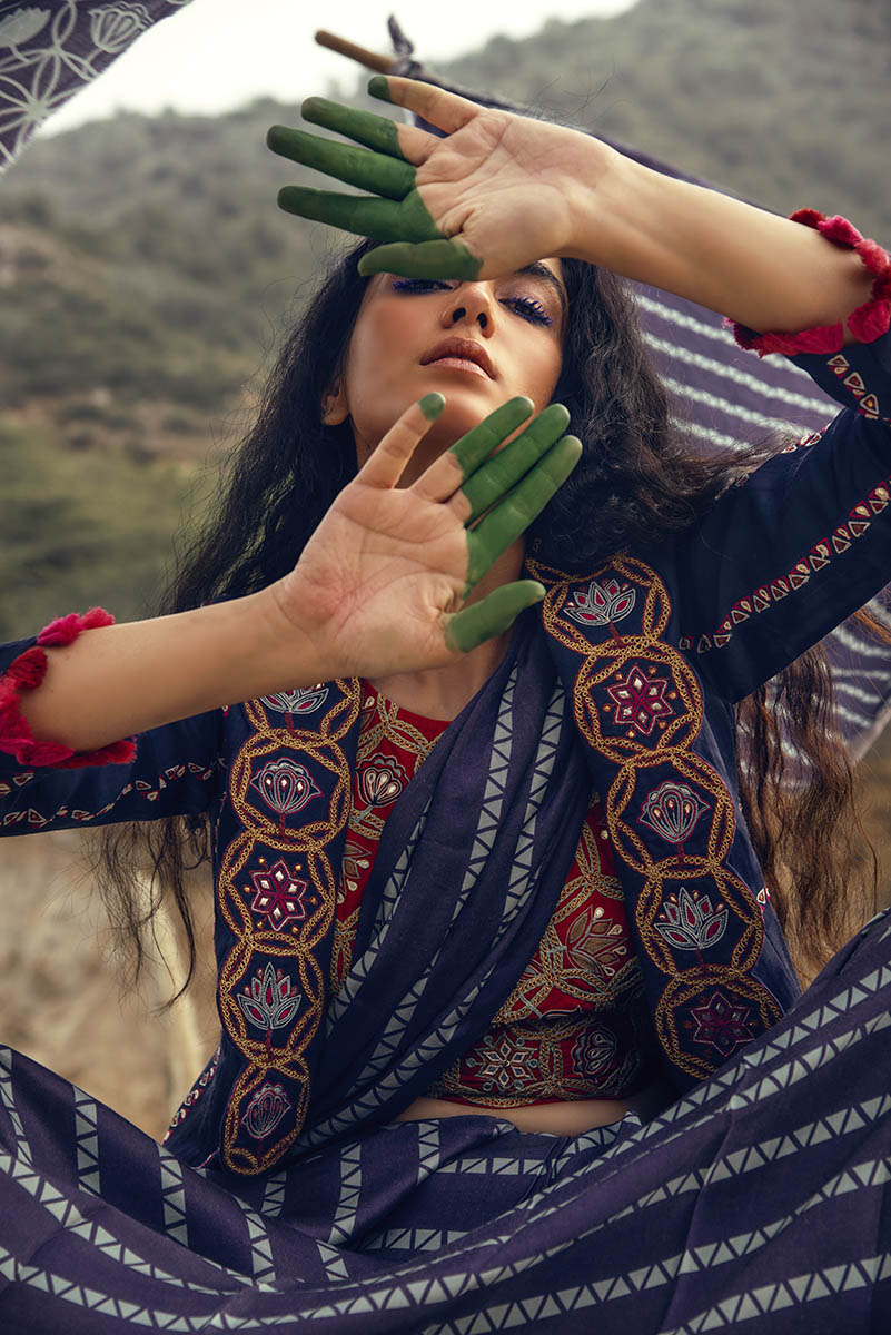 Morbagh Short Saree With Embroidered Blouse And Jacket