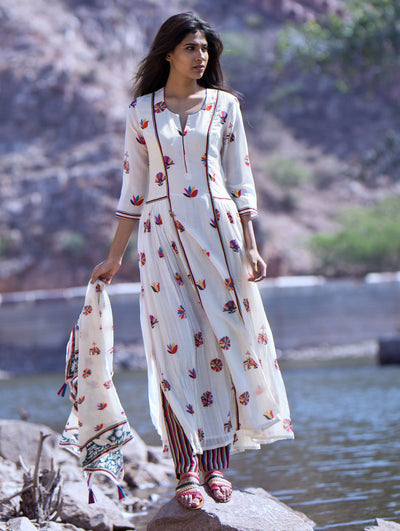 Love For Stripes Printed Motif Kurta