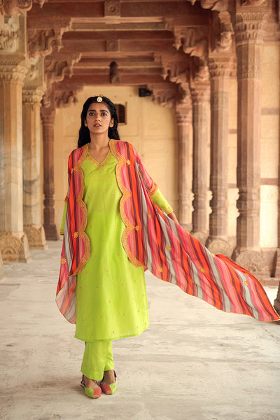 Tijara Cape & Baradari Kurta With Pants