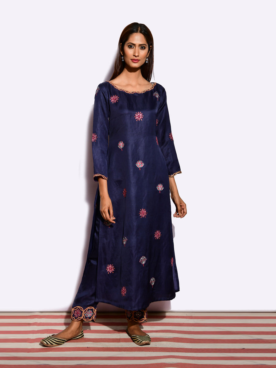 Ekrang Buta Embroidered Straight Kurta And Pants
