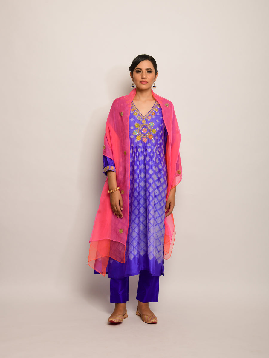 Patang Embroidered Shibori Purple Kurta Set with Buti Dupatta